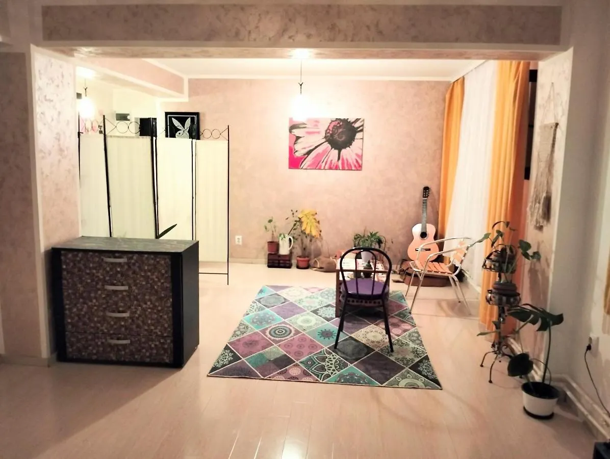 Royal Awoun Home Bucarest Habitación en casa particular